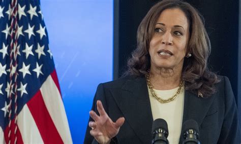 Ko Je Kamala Harris