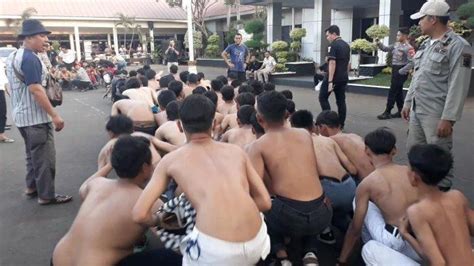 Polisi Kembalikan Pelajar Yang Hendak Ikut Demo Di Gedung Dpr Ri Ke