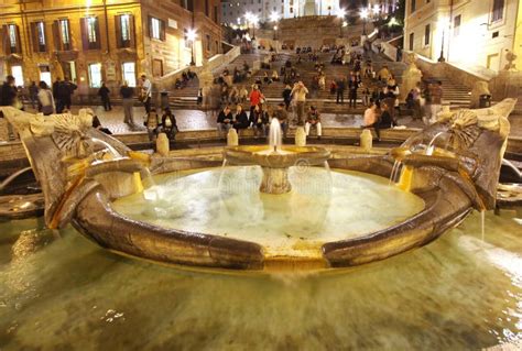 Spanish steps fountain editorial photography. Image of famous - 43105887