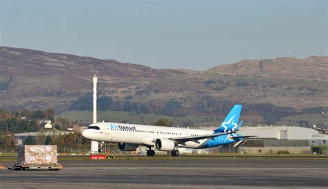 Air Transat Marks First Ever Arrival Of Airbus A321neolr At Glasgow