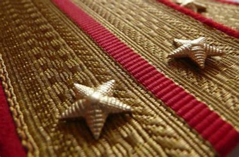 Как крепить звездочки на погоны