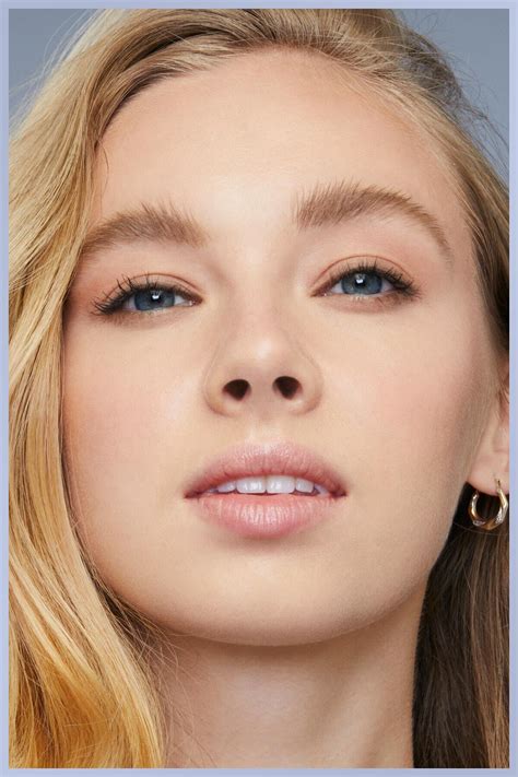 MAYBELLINE NEW YORK Tattoo Brow Lift Kaş Kalemi 01 Blonde