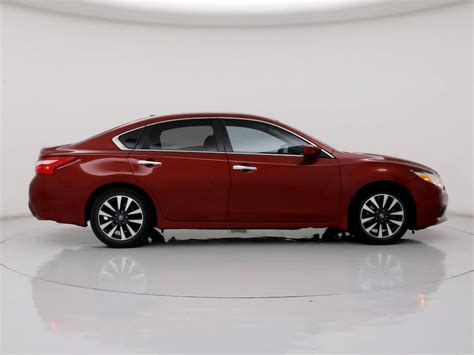 Used Nissan Altima Red Exterior for Sale