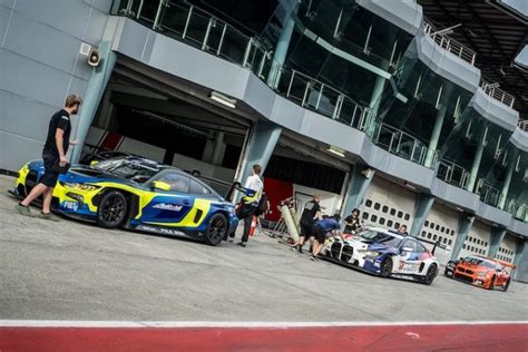 Fist Team Aai Add Two Bmw M Gt S For Full Asian Season