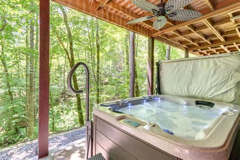 Ellijay Cabin with Deck and Hot Tub!, Ellijay (updated prices 2024)