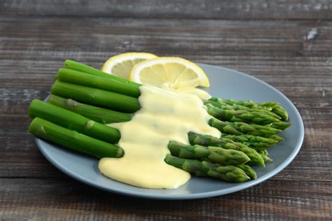 Easy Hollandaise Sauce Recipes and 4 Variations.