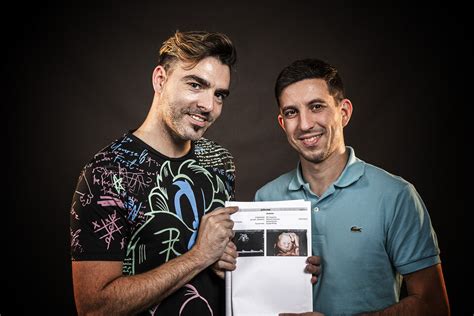 Una pareja gay tendrá un hijo gestado en el vientre de la hermana de uno de ellos Colectivo