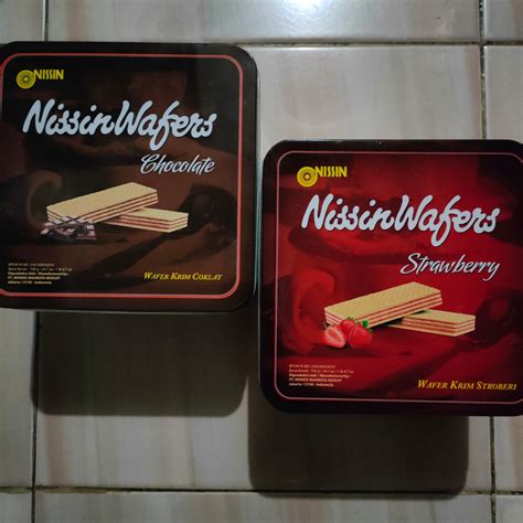 Jual Nissin Wafers Chocolate Strawberry Gr Tin Shopee Indonesia