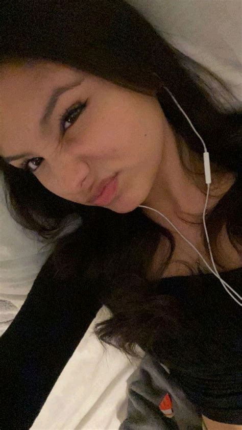 Pin By Omori Fan Ali On FACE REV In 2024 Pretty Brunette Pretty Teenagers Brown Hair