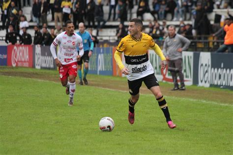 Crici Ma Tencati Deixa D Vida Em Uma Posi O Para Jogo Contra O Vasco