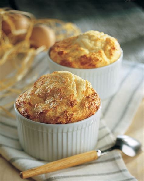 Recette soufflés à l emmental Marie Claire