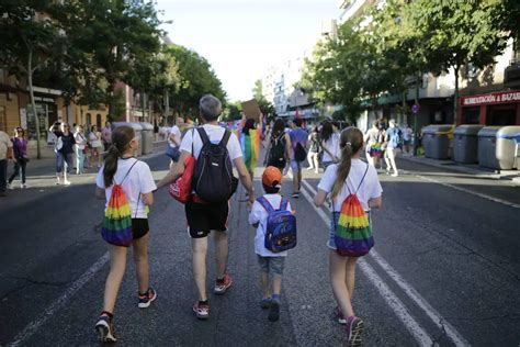 Las Mejores Imágenes Del Orgullo Gay En Sevilla