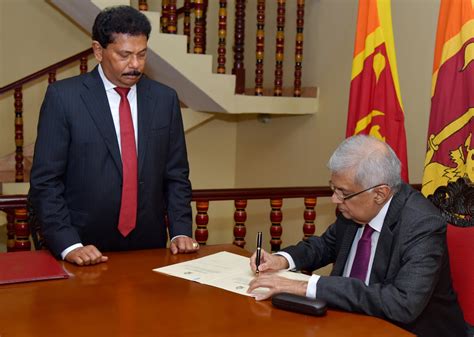 Sri Lanka prime minister juror in as interim chief - Haber Tusba