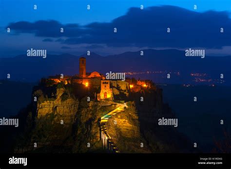 Civita di bagnoregio sunrise hi-res stock photography and images - Alamy