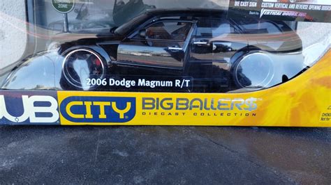 Jada Dub City Big Ballers 2006 Dodge Magnum Rt 118 Scale Diecast Model