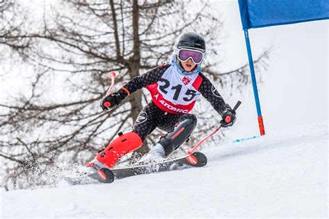 Juniorskie narty gigantowe Rossignol HERO ATHLETE GS PRO z wiązaniami