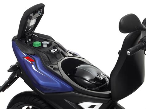 ΜΟΝΤΕΛA ΥΑΜΑΗΑ AEROX R AEROX R NAKED SCOOTERNET