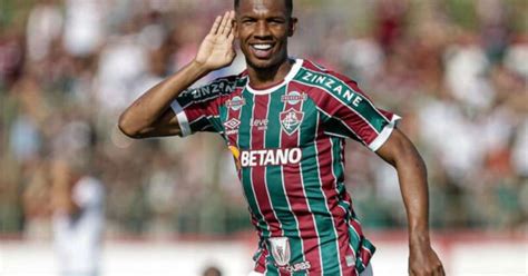 Fluminense despacha a Portuguesa na primeira vitória do ano