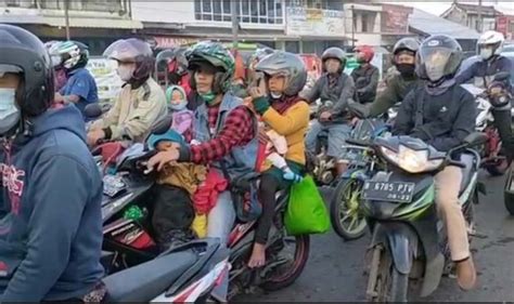 Tips Mudik Naik Sepeda Motor Agar Selamat Sampai Kampung Halaman