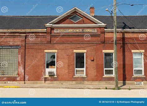 Old bank building stock photo. Image of outdoor, lincoln - 287631518