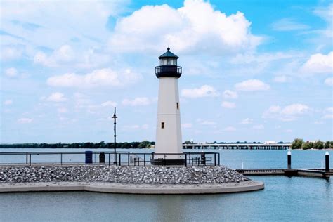 Guide To Visiting Rockwall Harbor Where To Eat Shop And Stroll At