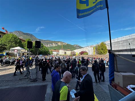 TRENTO BENEDIZIONE DELLE MOTO IL RADUNO STAMANI IN PIAZZA FIERA