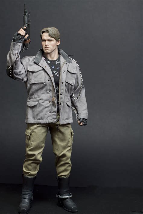Doons Dungeon Hot Toys T Terminator