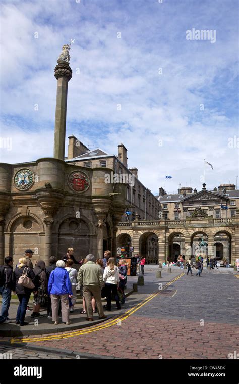 Uk Scotland Edinburgh Mercat Cross Hi Res Stock Photography And Images