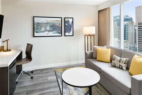 Delta Hotels by Marriott Vancouver Downtown Suites Vancouver, British ...