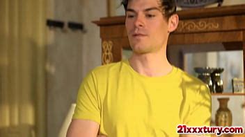 Yoga Girl Alexa Flexy Spreads Her Ass Cheeks And Flexes Her Legs To Allow Her Boyfriend Josh Jo