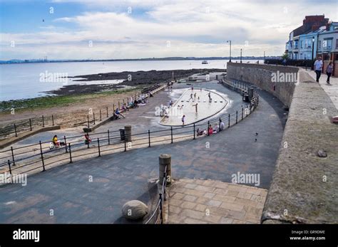 The Paddling Pool On Fish Sands Beach The Headland Hartlepool County