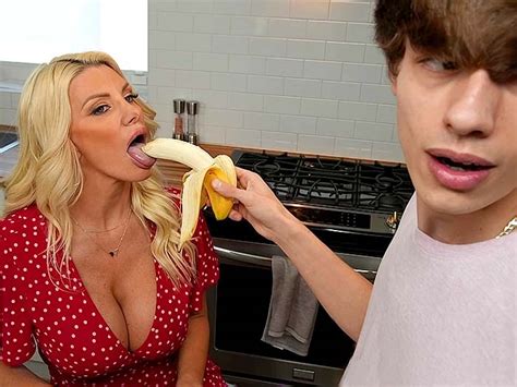 Brittany Andrews Gets Delivered Some Juicy Cock Brittany Andrews Porno Movies Watch Porn