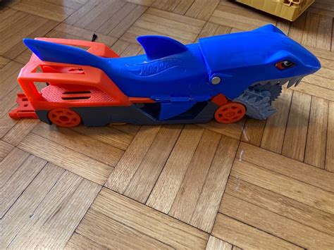 Hot Wheels Megacity und Haifisch Gebraucht in Kilchberg ZH für CHF nur Abholung auf