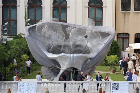 La Nuova Creazione Monumentale Di Lorenzo Quinn Baby 3 0