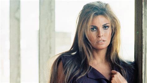 Raquel Welch l attrice che stregò il mondo con un bikini di pelle la