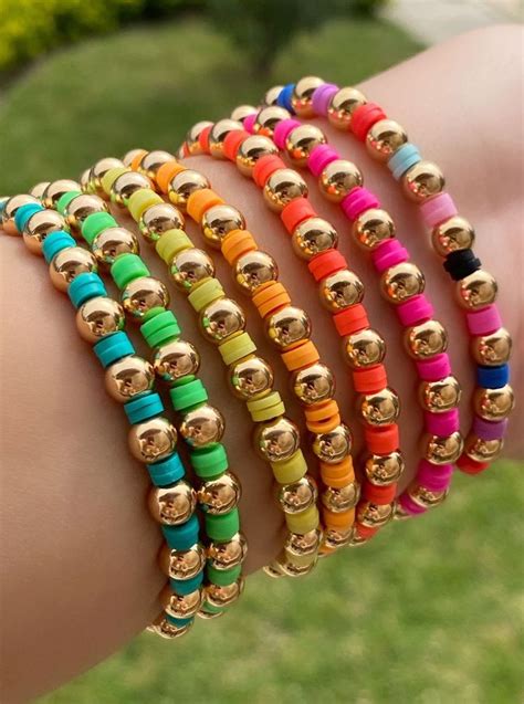 Pulsera Bolitas Doradas Y Pucas Pulseras Bonitas Pulsera De Mano