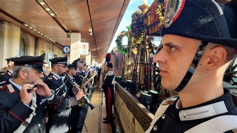 Labbraccio Al Treno Della Memoria Cronaca Bergamo