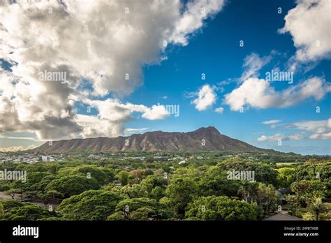 Oahu Hawaii. diamond head Stock Photo - Alamy