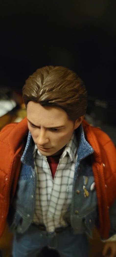Hot Toys MMS Back To The Future Marty McFly Einstein Collectible