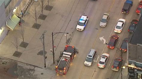 Cta Green Line Shooting Man Shoots Armed Robbery Suspect Near West