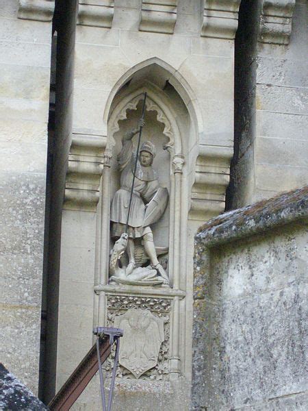 Chateau Fort De Pierrefonds Oise Statue St Georges Terrassant Le