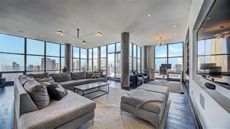 luxury penthouse  breathtaking cn tower views toronto canada