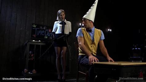 Femdom Screw Slaveboy And Gimp Porn Videos