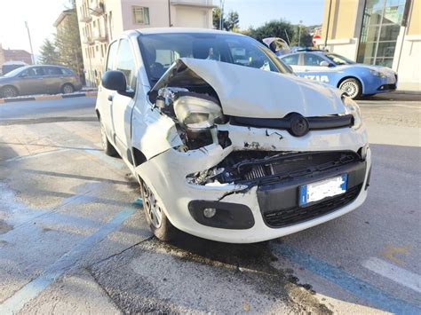 Viaggia Contromano Provoca Un Incidente E Scappa Preso E Denunciato