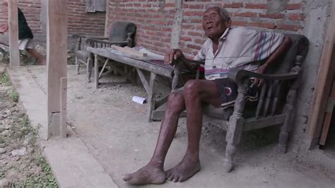 La fascinante historia de Mbah Gotho el hombre que dice tener 145 años