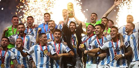 Messi levantando la Copa del Mundo Fotos y videos de la celebración de