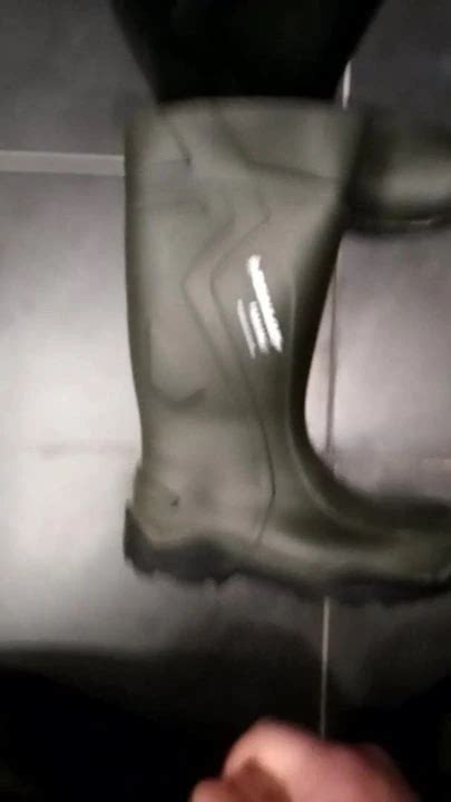 Cum On Dunlop Purofort Rubberboots Spritze Auf Gummistiefel German Gay Masturbation Porn Xhamster