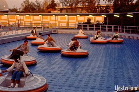 Yesterland Flying Saucers