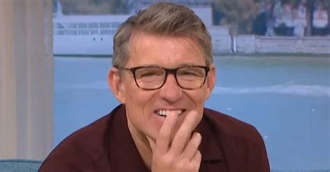 This Morning Ben Shephard Flustered As Loose Women Star Strips Naked Live On Air