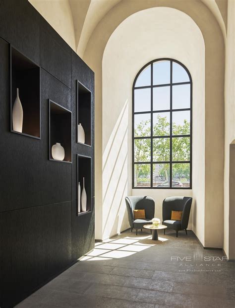 Guest Services and Accommodations at Axotel Lyon 28